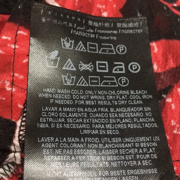 Guess Beautiful sheer long sleeve blouse. Size XS - Picture 9 of 9